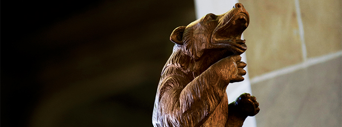 Picture of a wooden bear.